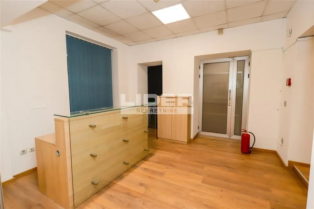 Rent, office space, 251m², Stari Grad, Beograd