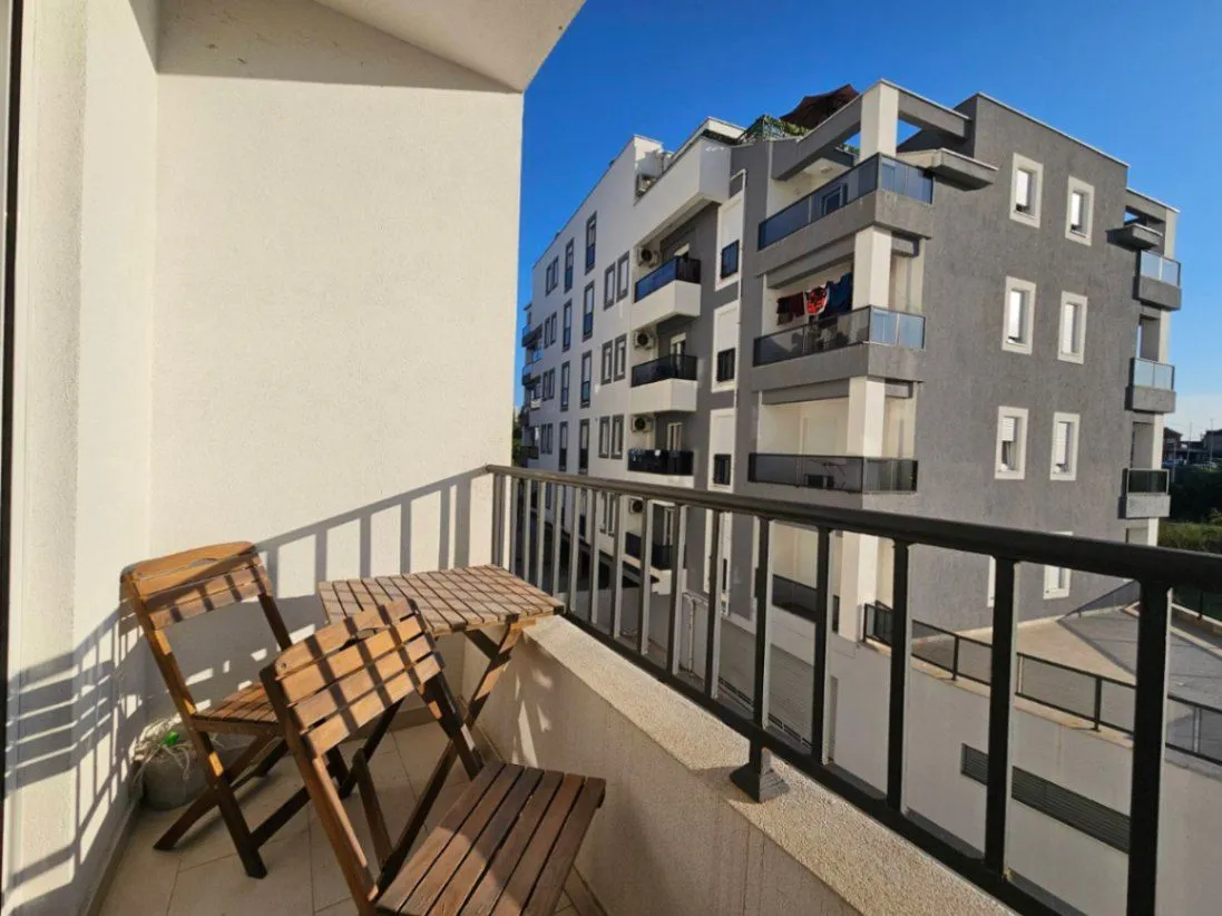 Izdavanje, jednosoban stan, 40m², Cvijetin Brijeg, Podgorica