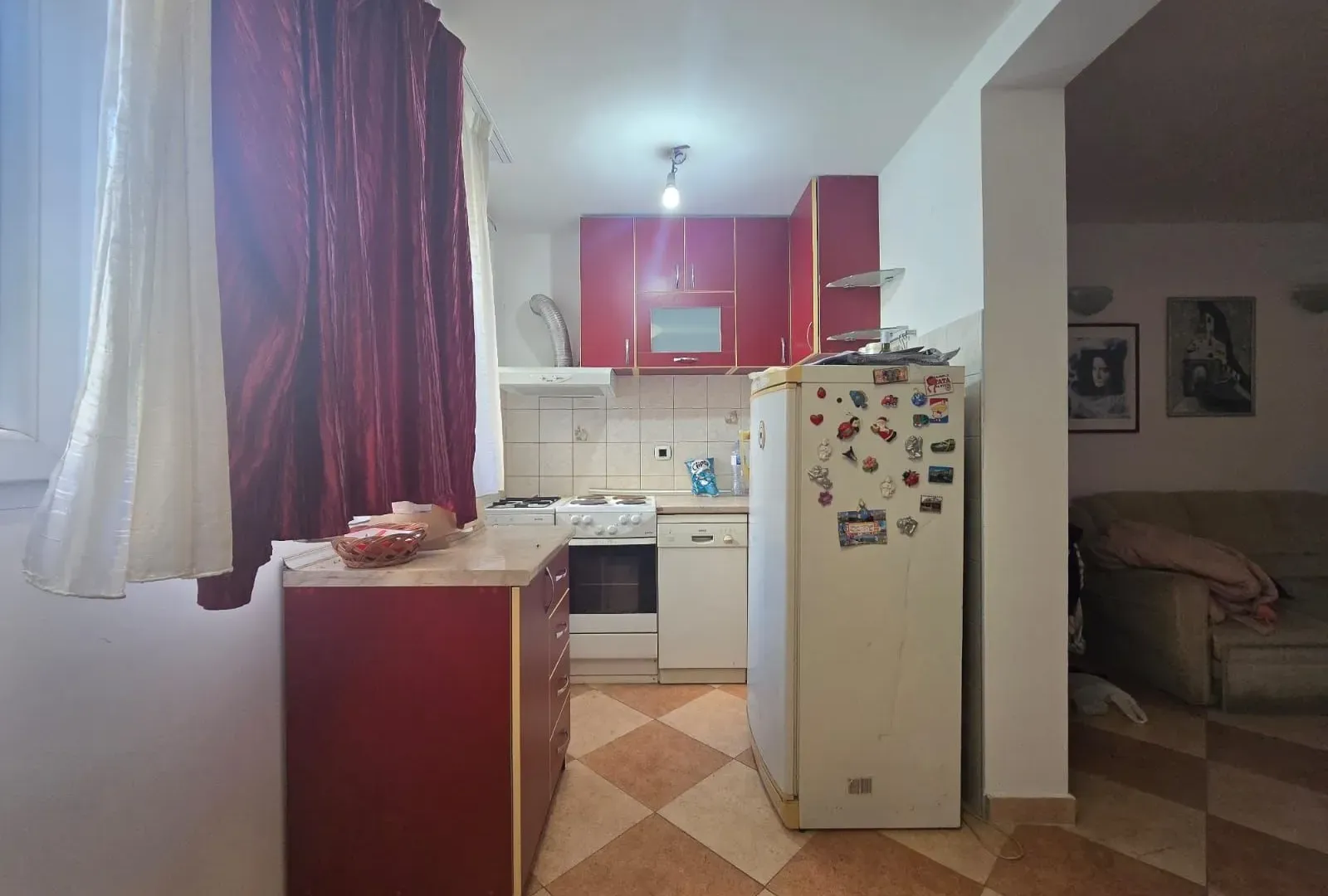Prodaja, jednosoban stan, 30m², Škaljari, Kotor