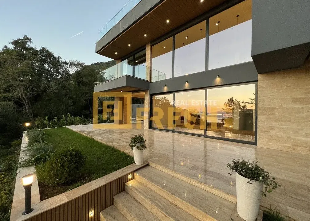 Prodaja, kuća, 480m², Kotor, Crna Gora