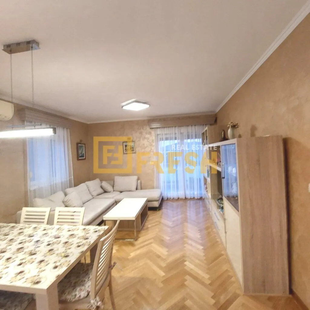 Izdavanje, dvosoban stan, 88m², City Kvart, Podgorica