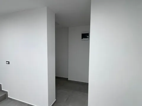 Rent, office space, 95m², City Kvart, Podgorica - image 9