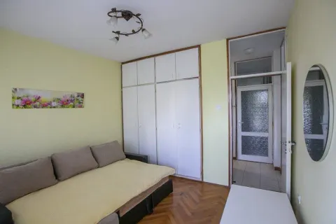 Izdavanje, dvosoban stan, 85m², Centar, Podgorica - image 12