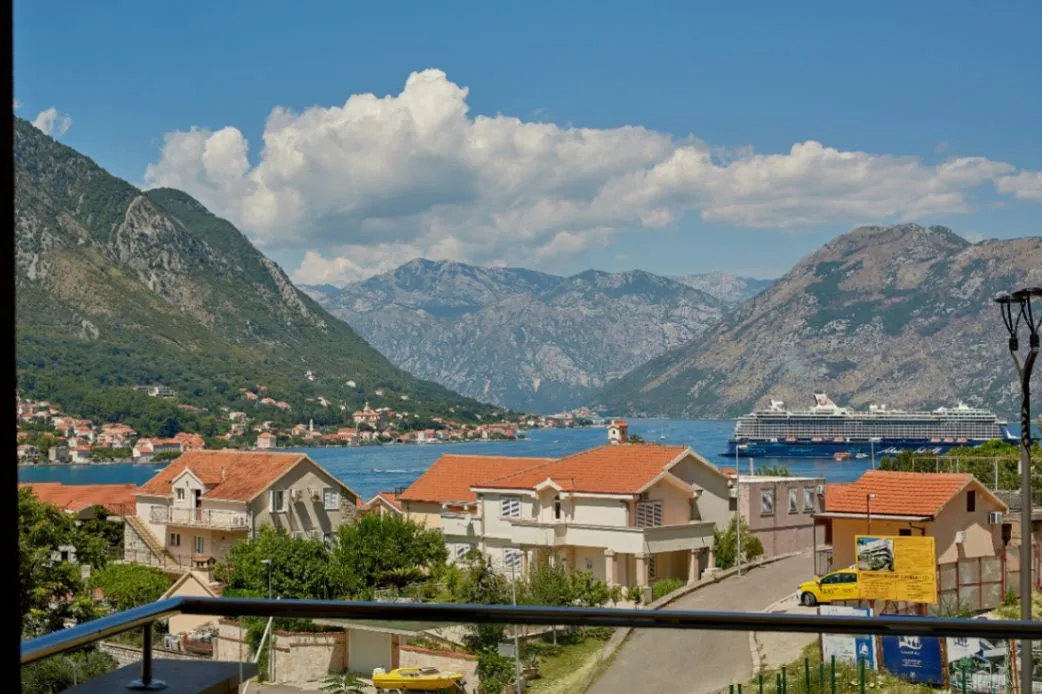 Stan-na-dan, dvosoban stan, 62m², Dobrota, Kotor
