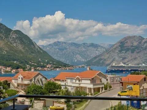 Stan na dan, dvosoban stan, 62m2, Dobrota, Kotor Stan na dan, dvosoban stan, 62m2, Dobrota, Kotor