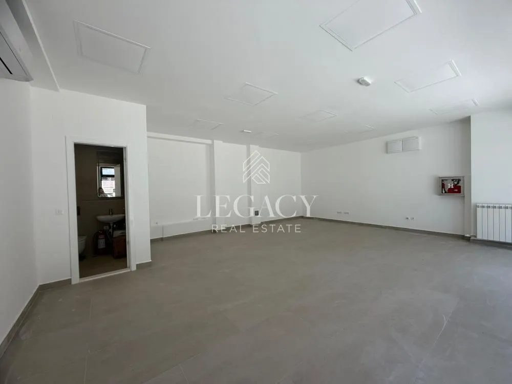 Izdavanje, poslovni prostor, 52m², Novi Beograd Blok 65, Novi Beograd Sve Podlokacije
