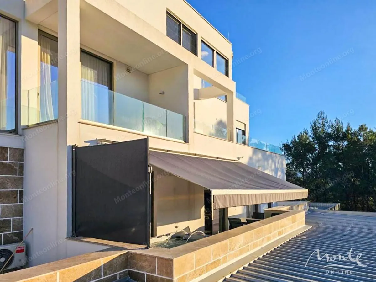 Prodaja, dvosoban stan, 90m², Tivat, Crna Gora