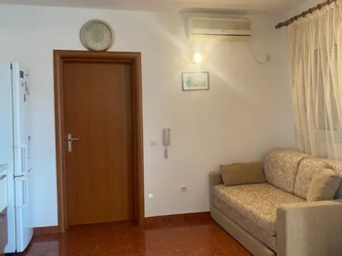 Izdavanje, jednosoban stan, 62m², Budva, Crna Gora - image 12