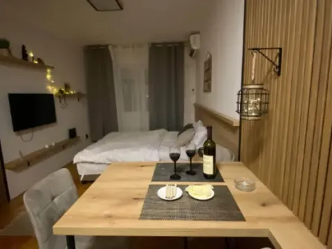 Prodaja, garsonjera, 24m², Blok 6, Podgorica - image 3