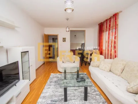 Izdavanje, trosoban stan, 90m², Dalmatinska ulica, Podgorica - image 3