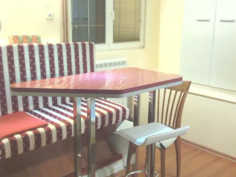 Izdavanje, trosoban stan, 94m², Savski Venac, Beograd - image 6