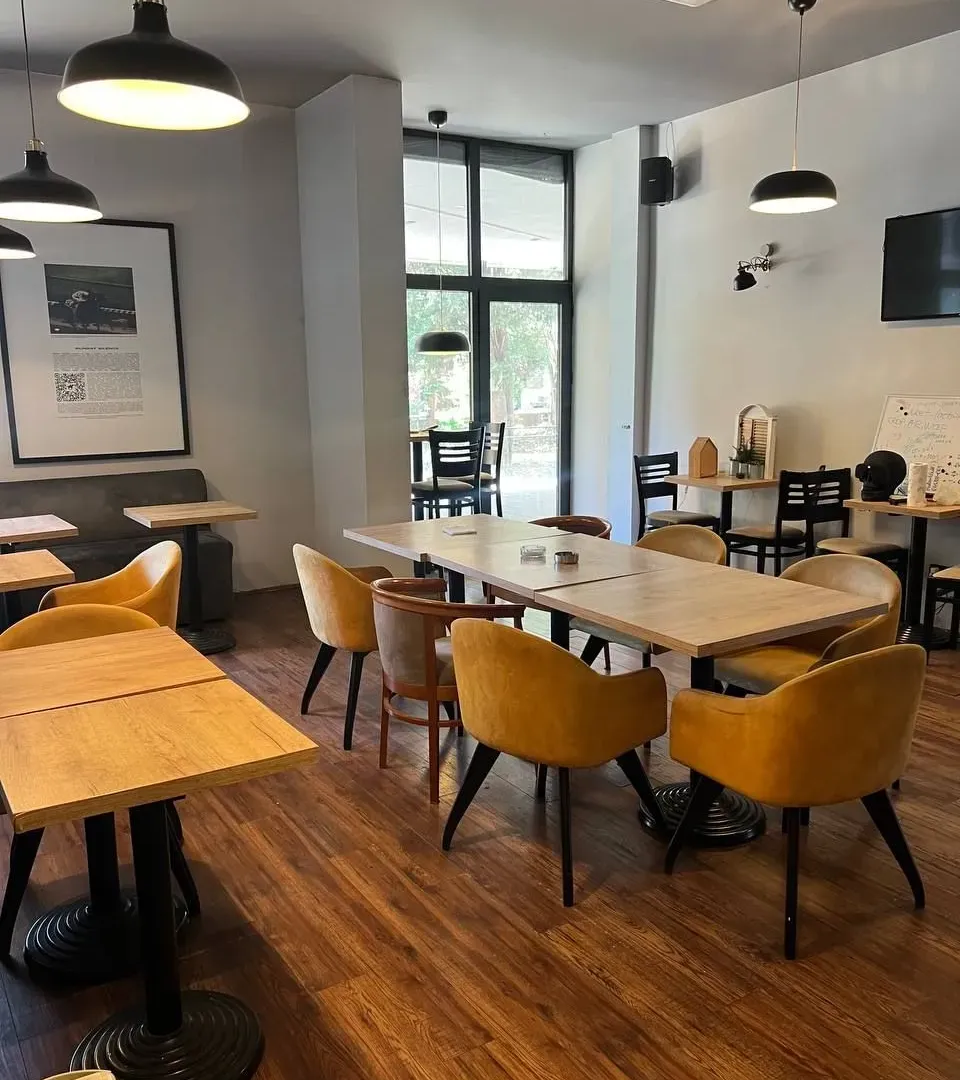 Izdavanje, poslovni prostor, 351m², Blok 5, Podgorica