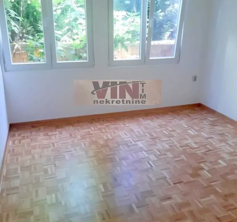Izdavanje, dvosoban stan, 55m², Altina, Beograd