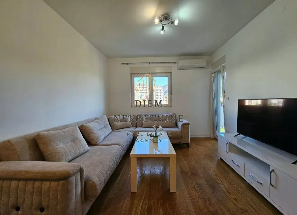 Prodaja, dvosoban stan, 70m², Centar, Bar