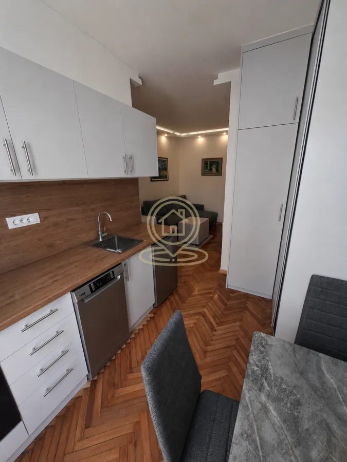 Izdavanje, jednosoban stan, 27m², Stari Grad, Beograd