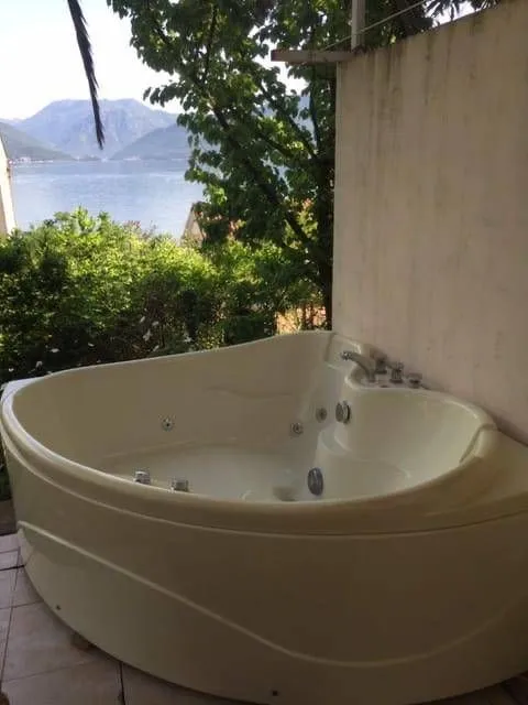 Prodaja, kuća, 142m², Krašići, Tivat