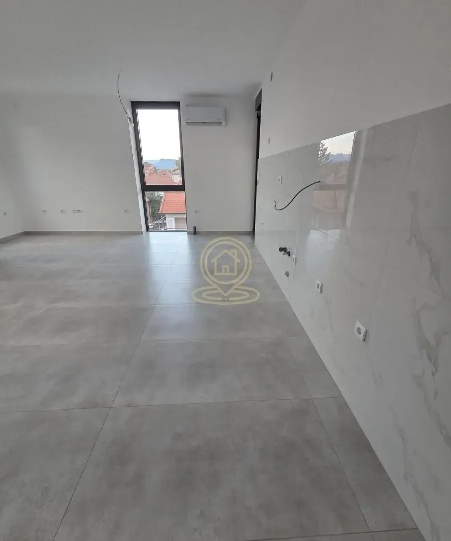 Prodaja, trosoban stan, 74m², Medijana, Niš