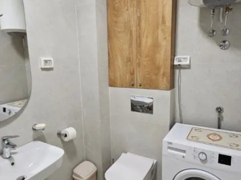 Izdavanje, jednosoban stan, 45m², Pobrežje, Podgorica - image 8