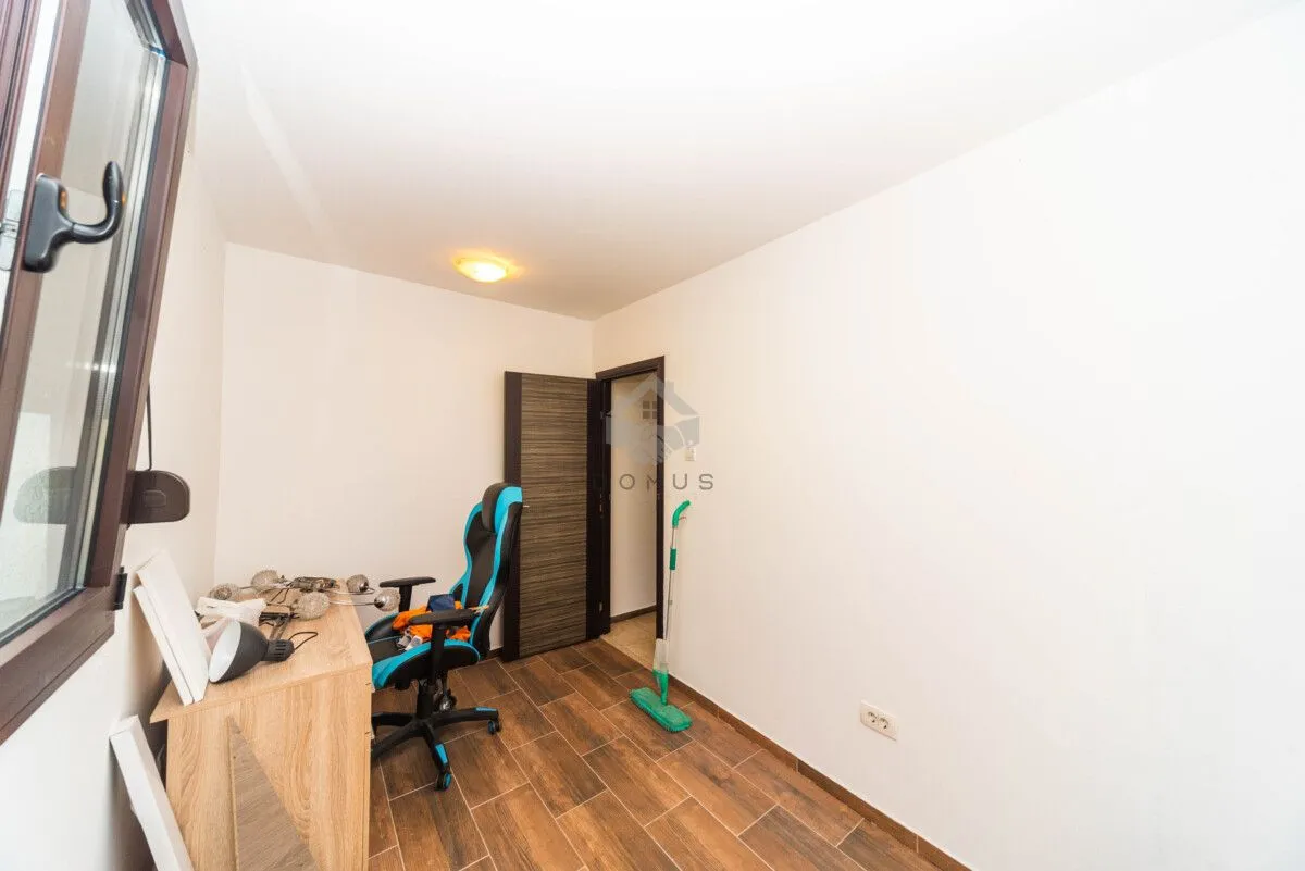 Rent, office space, 80m², Blok 5, Podgorica