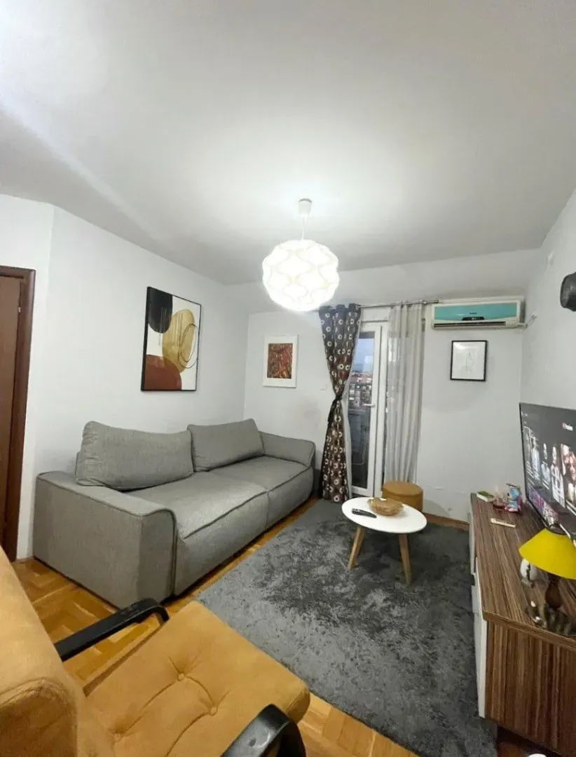 Izdavanje, jednosoban stan, 43m², City Kvart, Podgorica