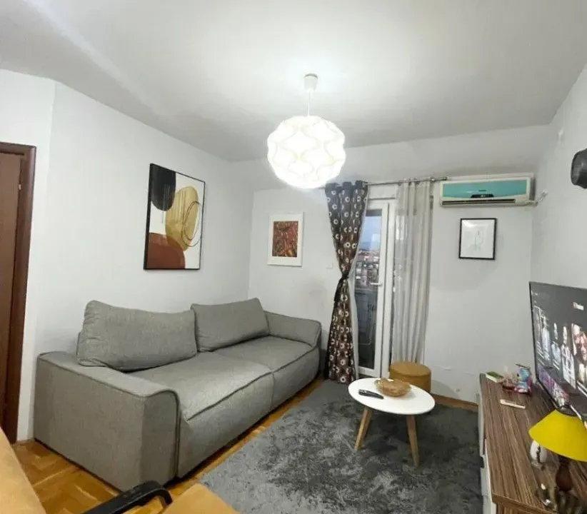 Izdavanje, jednosoban stan, 43m², City Kvart, Podgorica