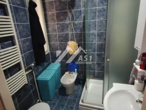 Izdavanje, četvorosoban stan, 94m², Stari grad, Novi Sad - image 8