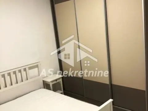 Izdavanje, četvorosoban stan, 80m², Skadarlija, Beograd - image 12