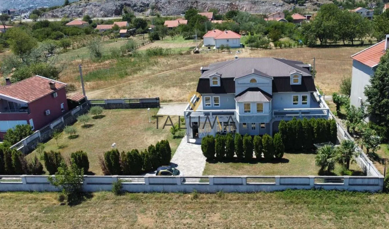Sale, house, 350m², Dahna, Podgorica