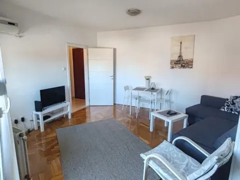 Stan in Bulevar patrijarha Pavla
