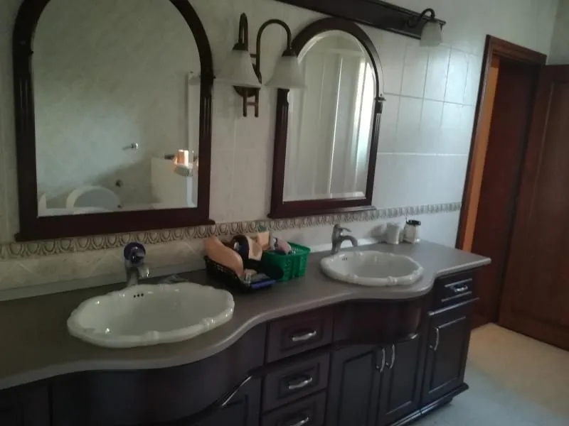 Izdavanje, kuća, 1150m², Karaburma, Palilula Sve Podlokacije