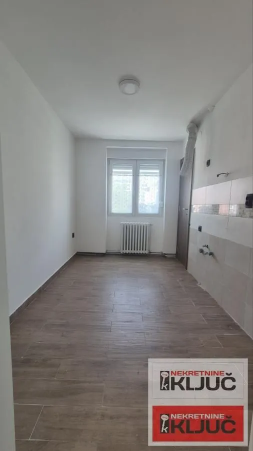 Prodaja, trosoban stan, 58m², Cara Dušana, Novi Sad Sve Podlokacije
