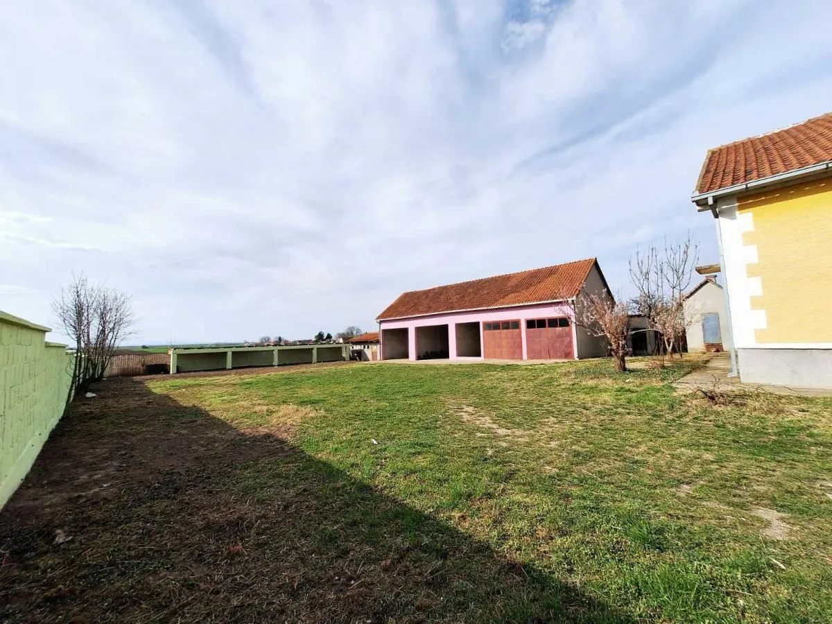 Prodaja, kuća, 412m², Belegiš, Stara Pazova