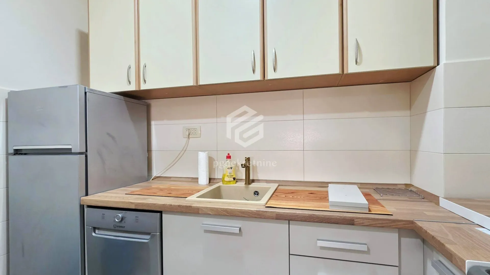 Izdavanje, jednosoban stan, 46m², City Kvart, Podgorica