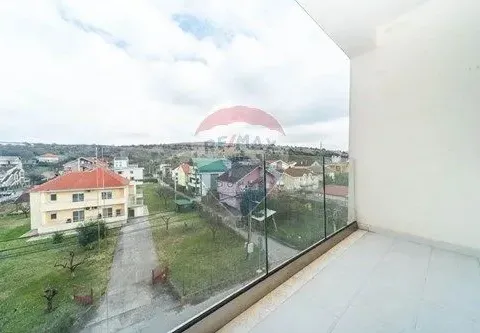 Izdavanje, trosoban stan, 130m², Nova Dalmatinska, Podgorica - image 11