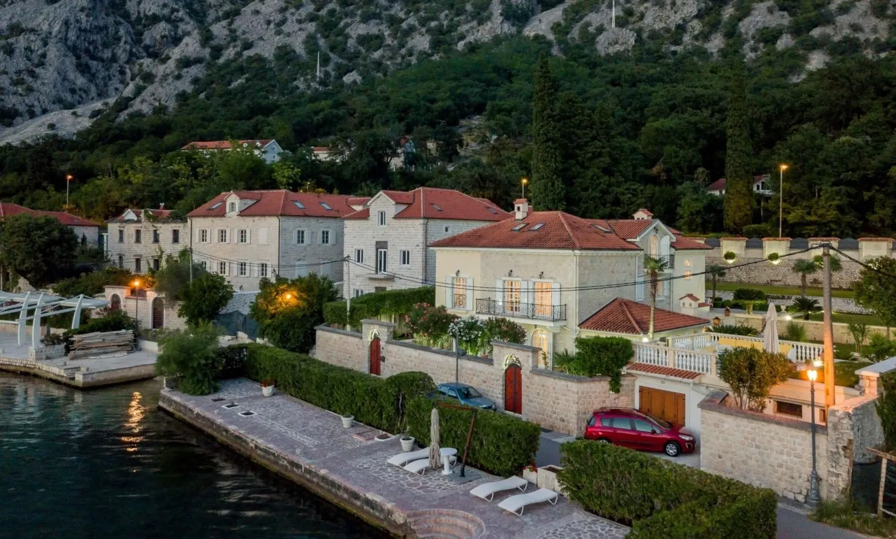 Sale, house, 409m², Ljuta, Kotor