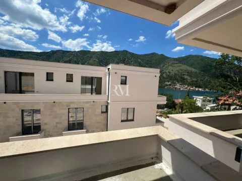 Prodaja, dvosoban stan, 52m², Dobrota, Kotor - image 2