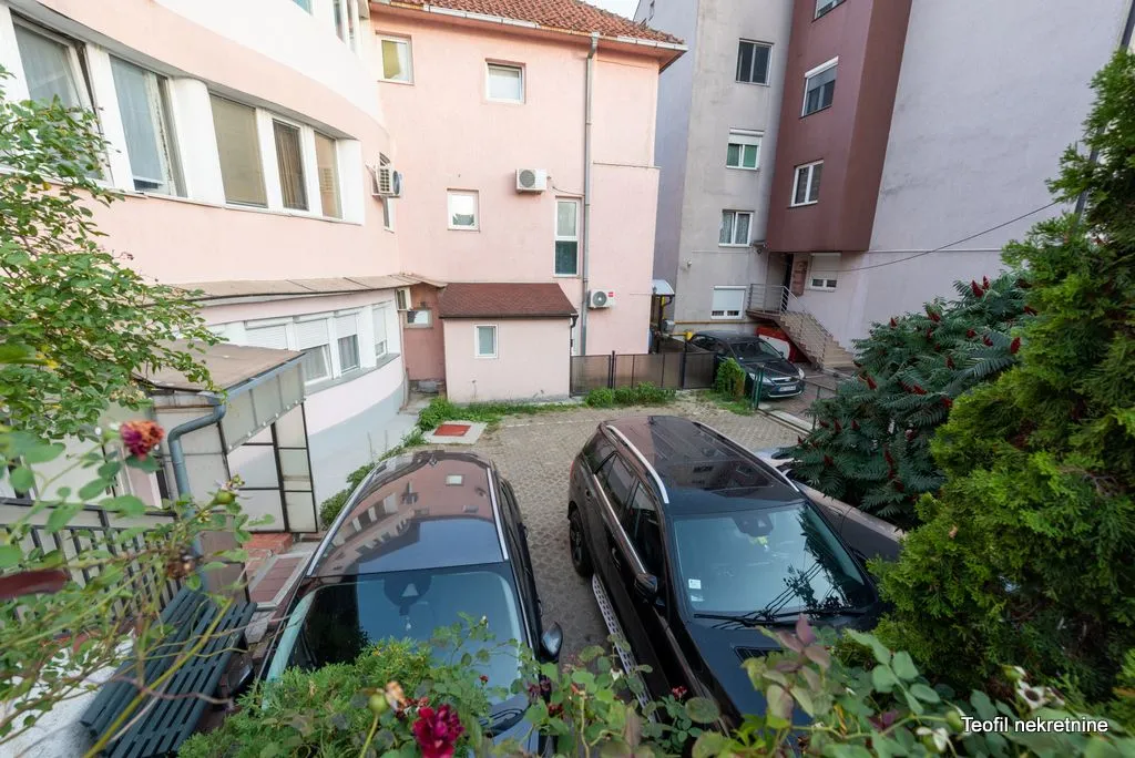 Prodaja, trosoban stan, 71m², Brace Jerković, Voždovac Sve Podlokacije