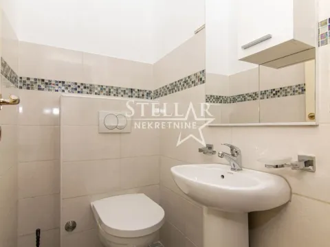 Izdavanje, kuća, 120m², Tološi, Podgorica - image 11