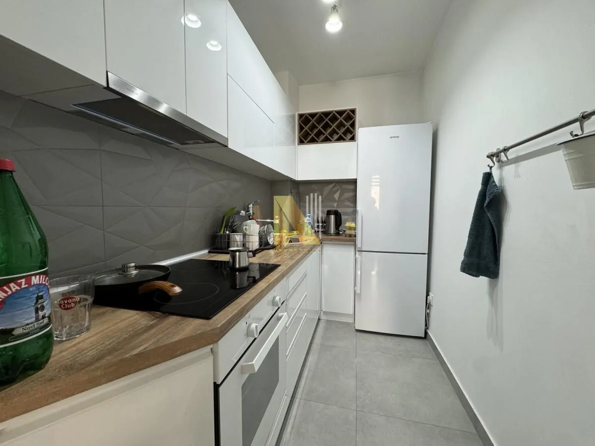 Izdavanje, jednosoban stan, 33m², Bulevar Evrope, Novi Sad Sve Podlokacije