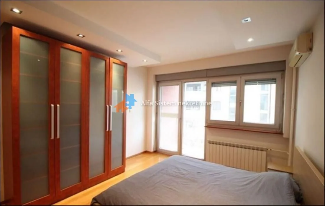 Rent, four bedroom apartment, 160m², Vračar Centar, Vračar Sve Podlokacije