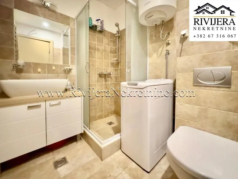 Prodaja, trosoban stan, 102m², Dobrota, Kotor