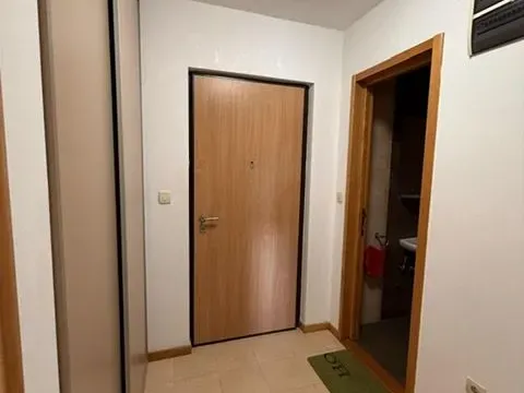 Izdavanje, dvosoban stan, 67m², Stari Aerodrom, Podgorica - image 3