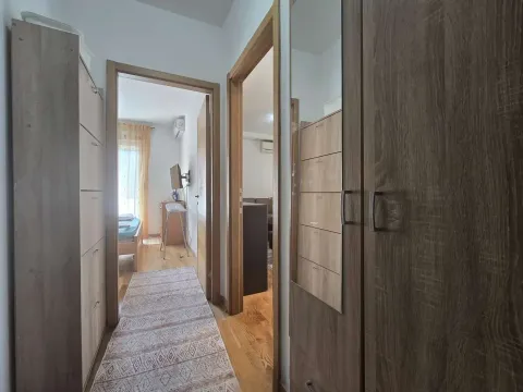 Izdavanje, jednosoban stan, 50m², City Kvart, Podgorica - image 12