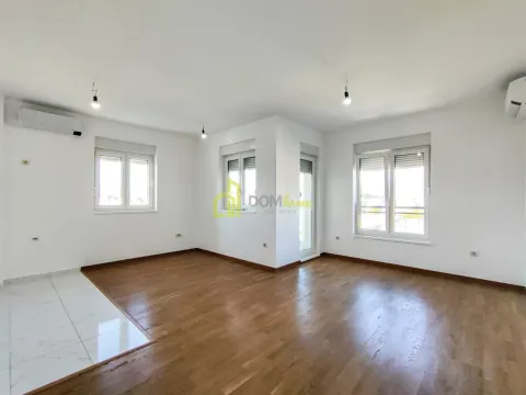 Izdavanje, dvosoban stan, 70m², Zabjelo, Podgorica
