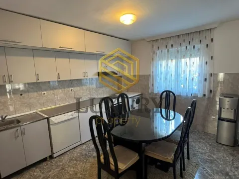 Rent, three bedroom apartment, 100m², Tološi, Podgorica - image 4