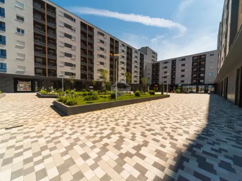 Prodaja, trosoban stan, 82m², Stari Aerodrom, Podgorica - image 18