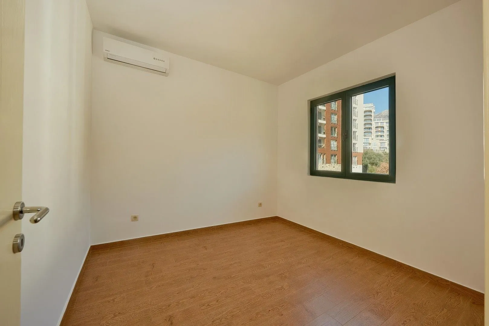 Prodaja, dvosoban stan, 63m², Bečići, Budva