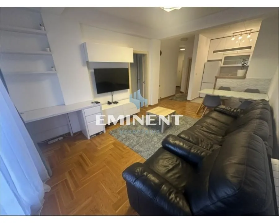 Izdavanje, trosoban stan, 53m², Lion, Zvezdara Sve Podlokacije