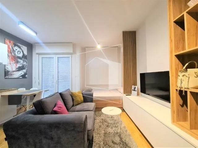 Izdavanje, stan, 30m², City Kvart, Podgorica