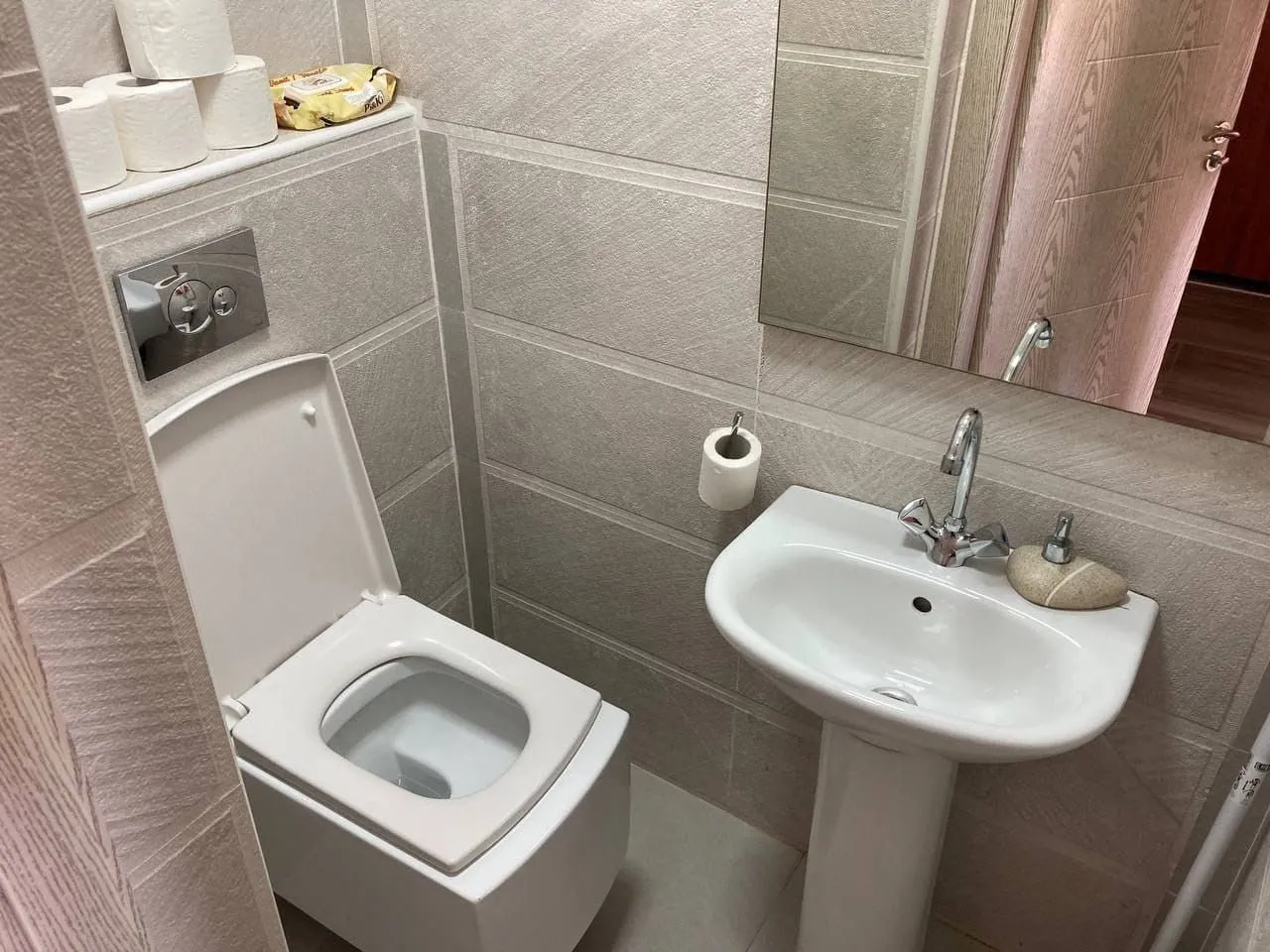 Rent, one bedroom apartment, 57m², Centar, Bar